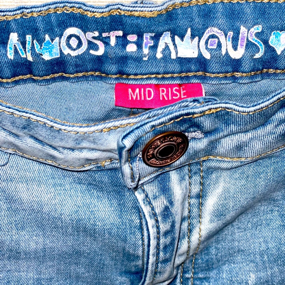 Almost famous Capri size 9